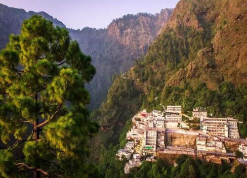 Kashmir with Vaishnodevi Temple 8N 9D